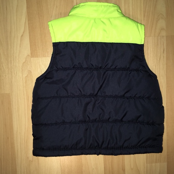 Toddler puffer vest (like new) sz. 24 months - Picture 2 of 2